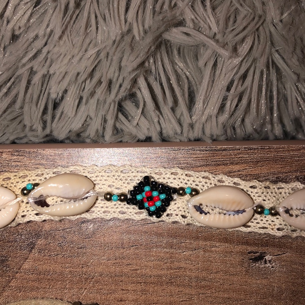 Choker - Picture 4 of 6